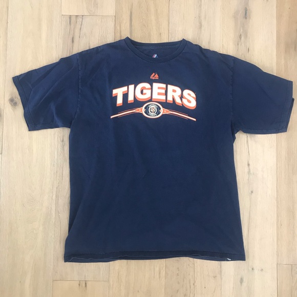Vintage Other - Detroit Tigers T-Shirt from 2006 w/ vintage logo